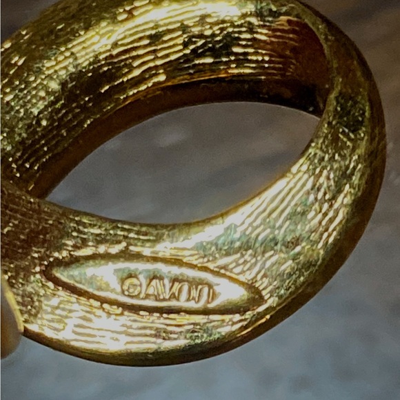 Avon Vintage Sparkling Infinity Twist Gold Earrings - Picture 4 of 4